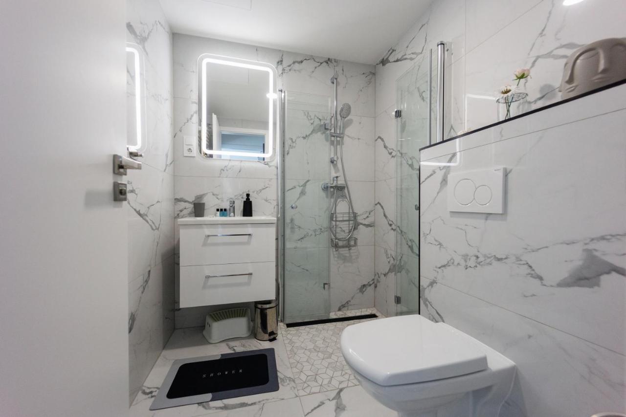 Villa Bauhaus Penthouse Wellness Apartman Siófok Eksteriør billede