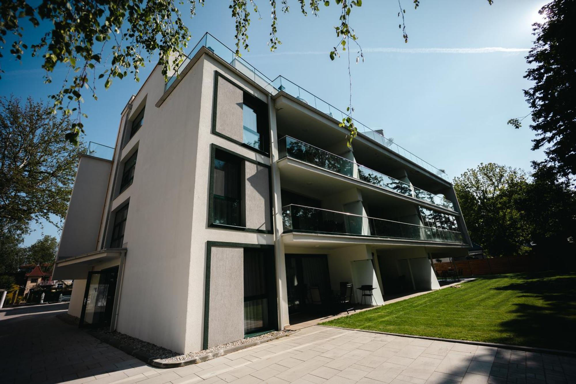 Villa Bauhaus Penthouse Wellness Apartman Siófok Eksteriør billede