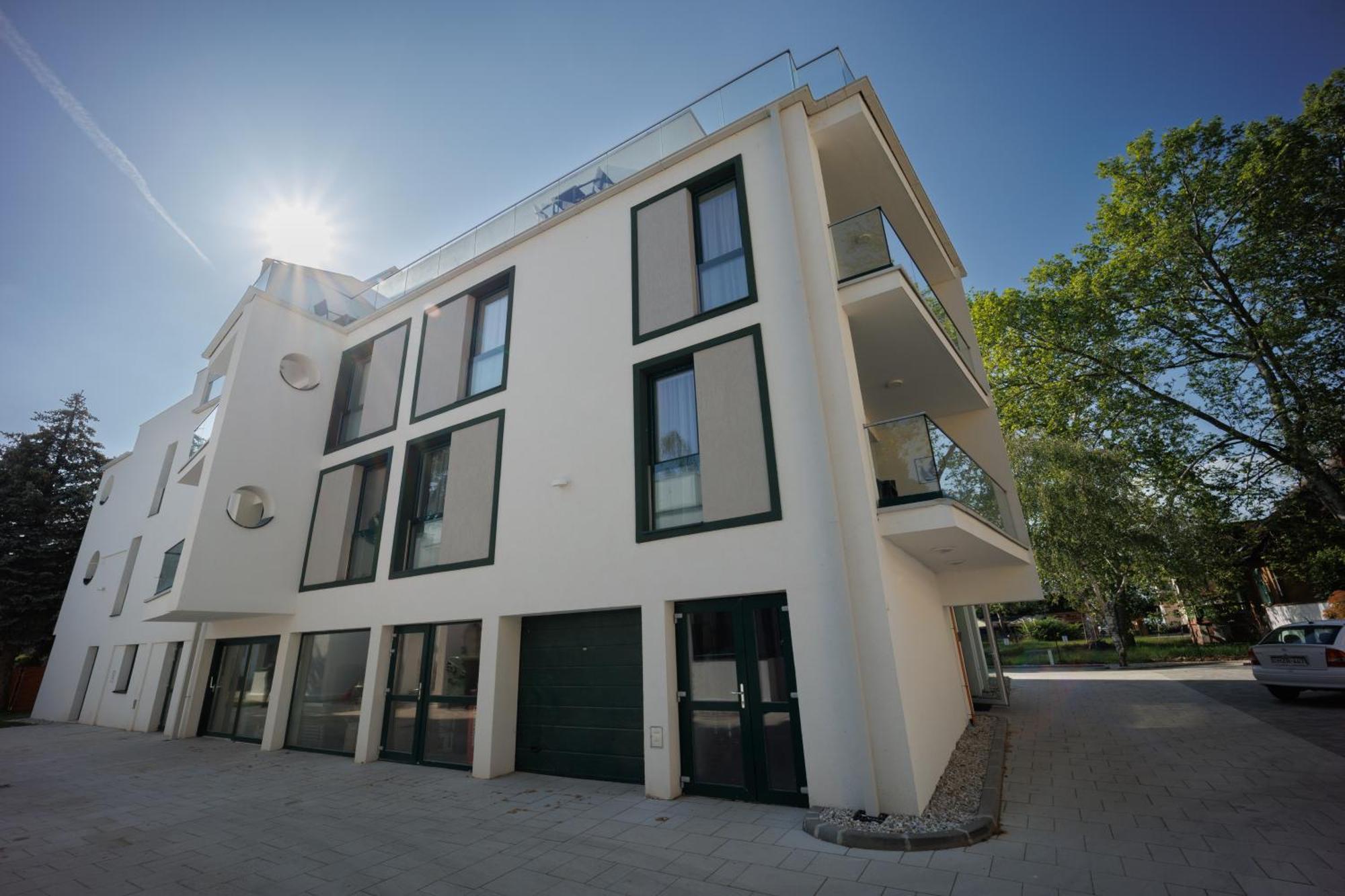Villa Bauhaus Penthouse Wellness Apartman Siófok Eksteriør billede